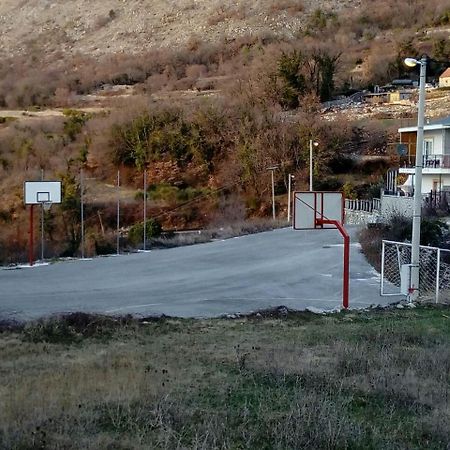 Vujas Village Pleasure Kotor Exteriör bild