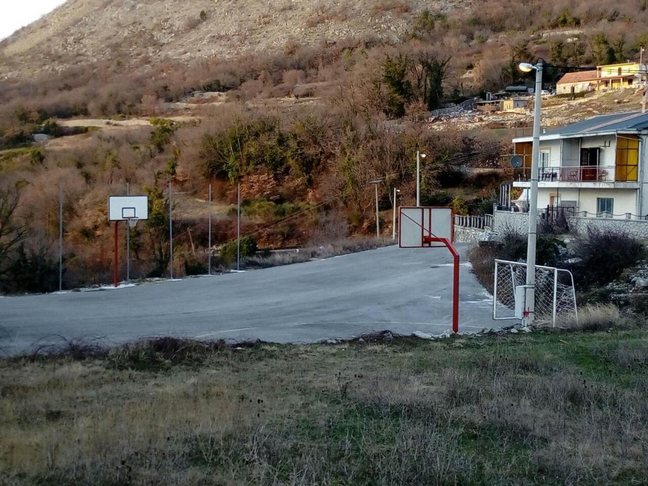 Vujas Village Pleasure Kotor Exteriör bild