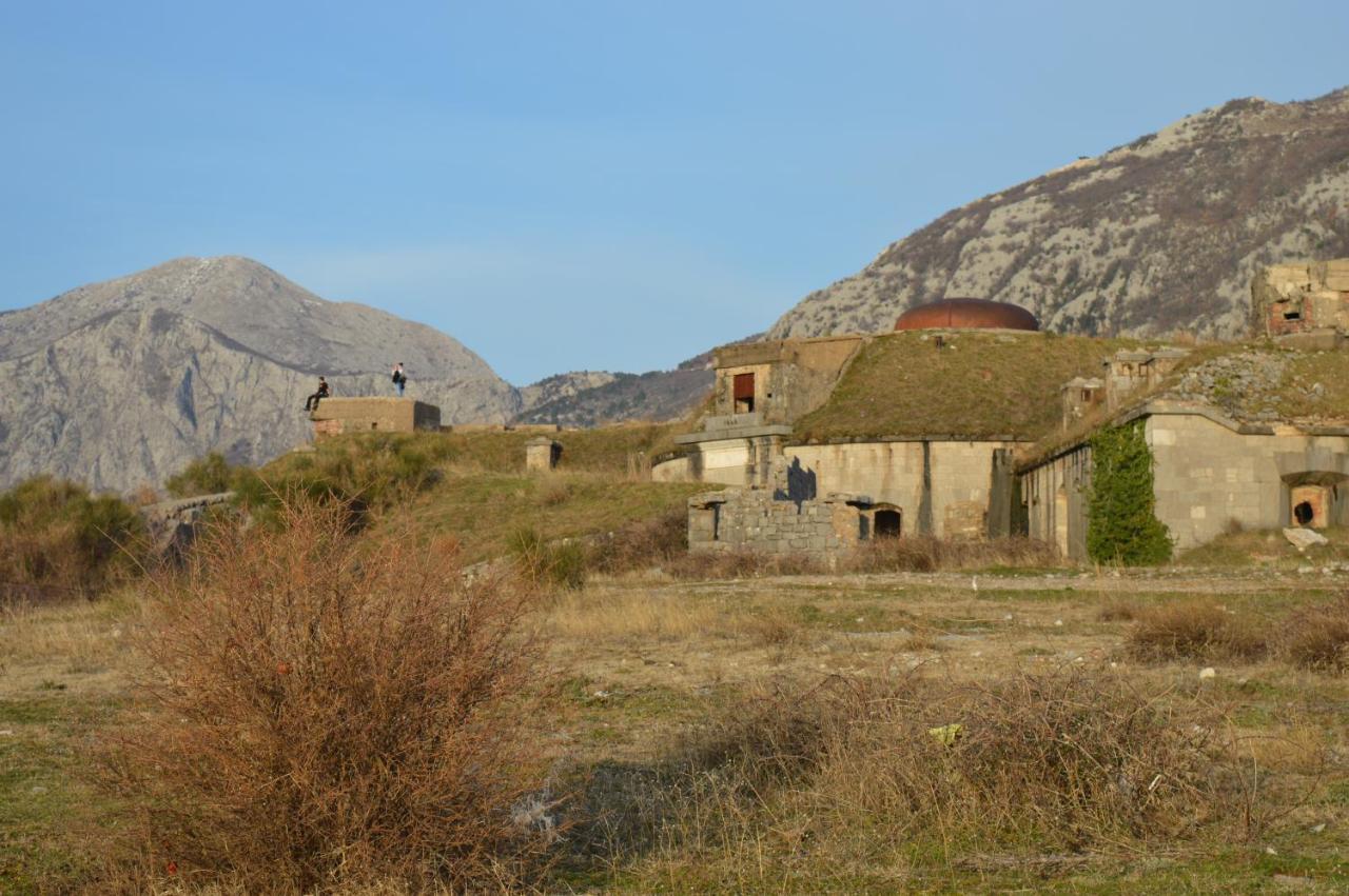 Vujas Village Pleasure Kotor Exteriör bild